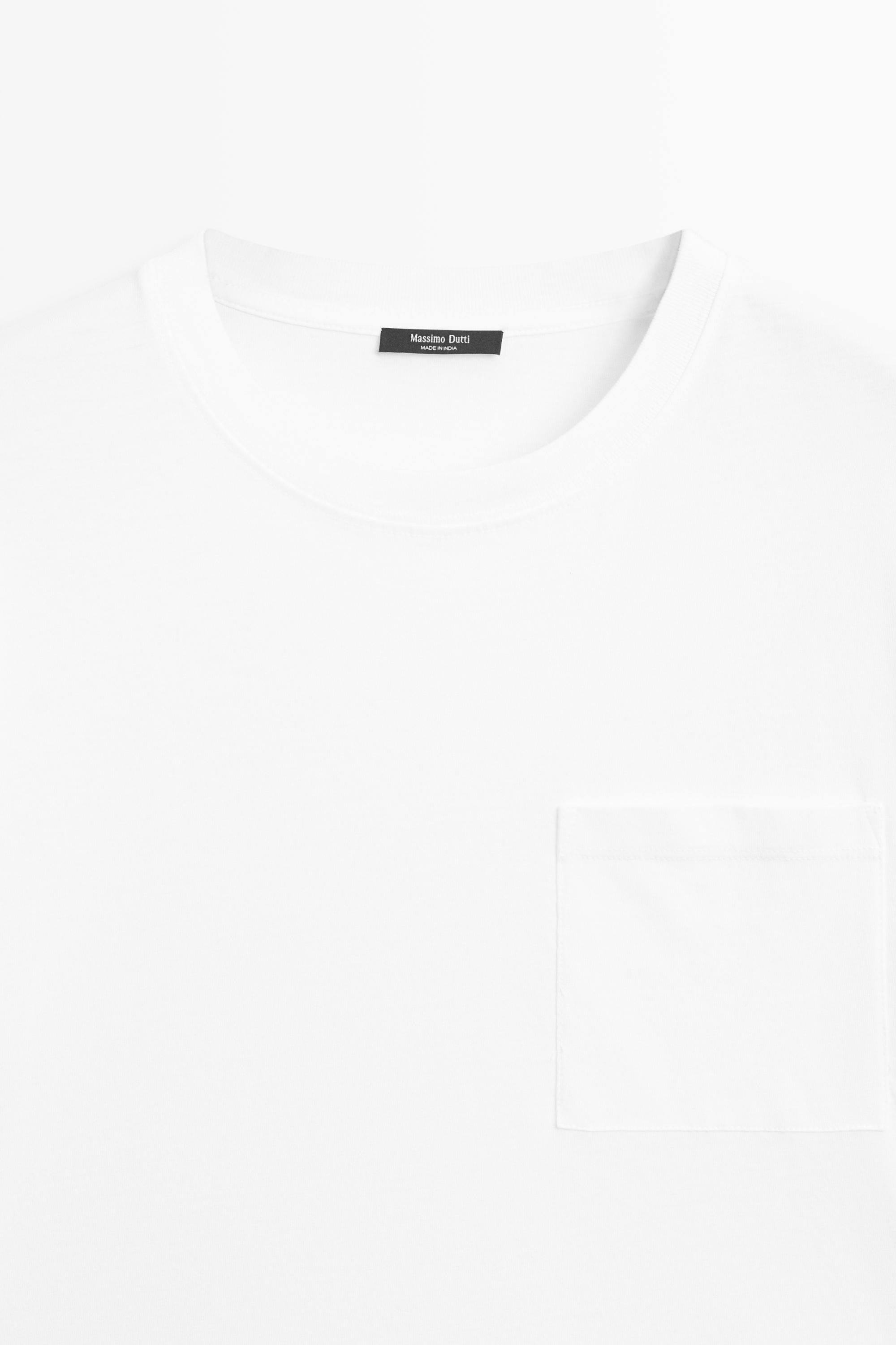 T-shirt manches courtes avec détail poche